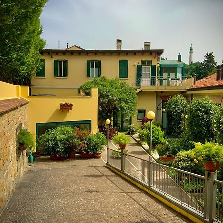 Le Residenze Dei Serravallo Trieste Luaran gambar