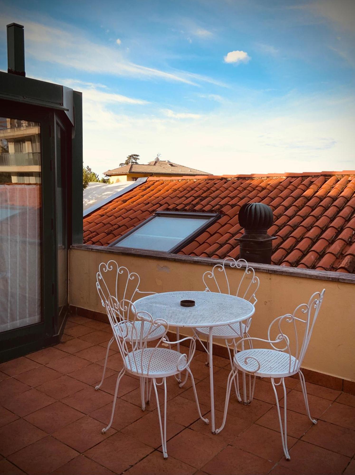 Le Residenze Dei Serravallo Trieste Luaran gambar