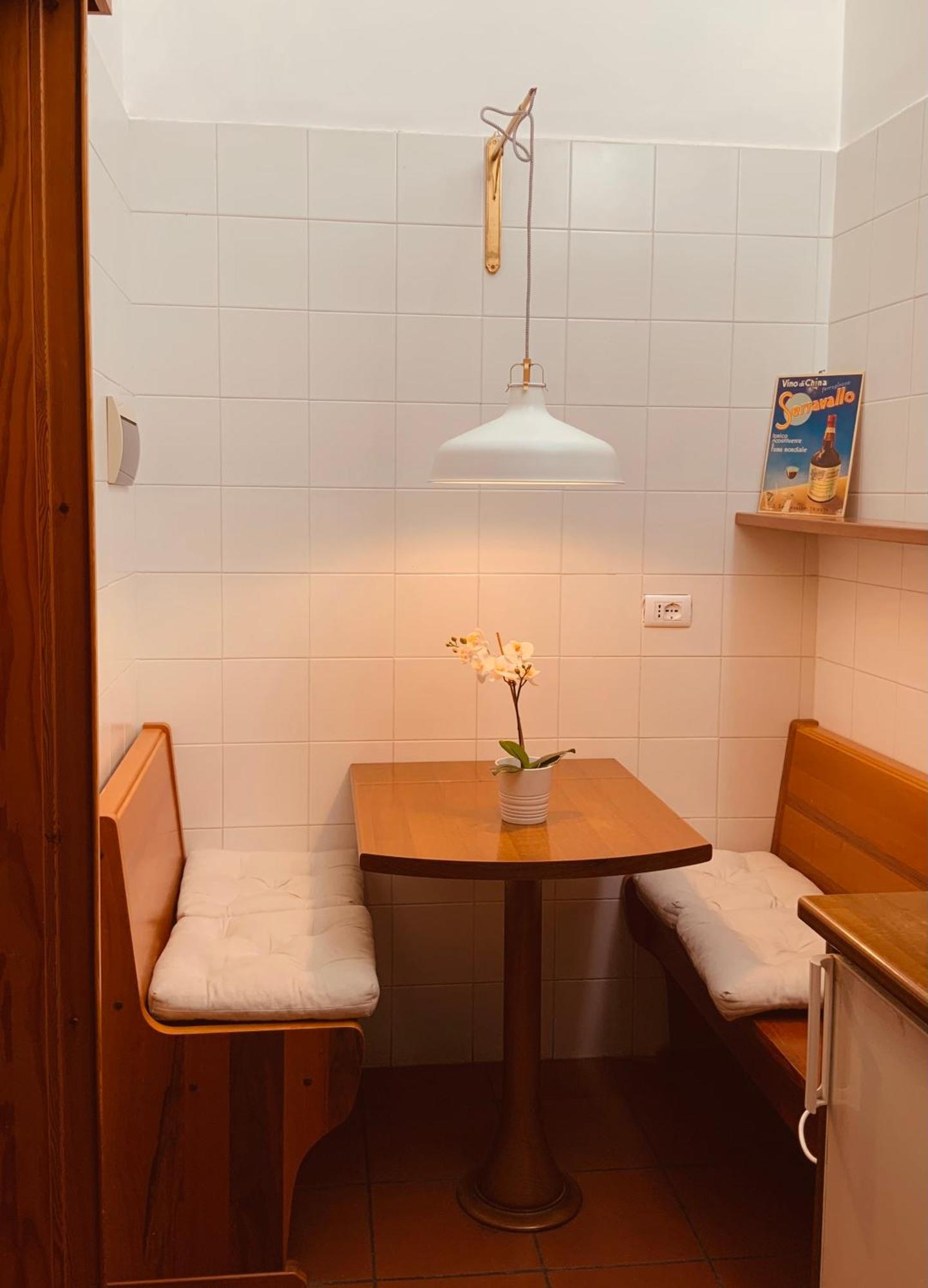 Le Residenze Dei Serravallo Trieste Luaran gambar