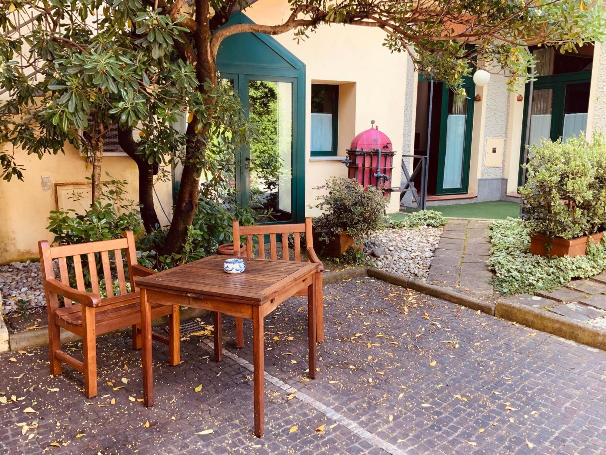 Le Residenze Dei Serravallo Trieste Luaran gambar