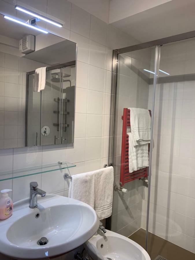 Le Residenze Dei Serravallo Trieste Luaran gambar